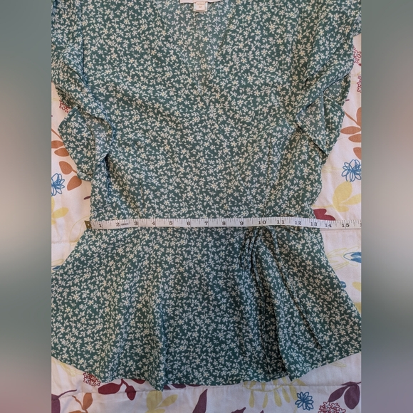 Monteau Los Angeles top, green floral - Picture 4 of 6